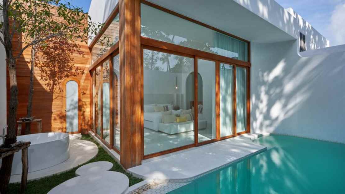 Oceanfront Sala Pool Villa